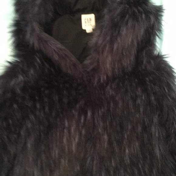 Girls faux fur hooded vest - Picture 8 of 8